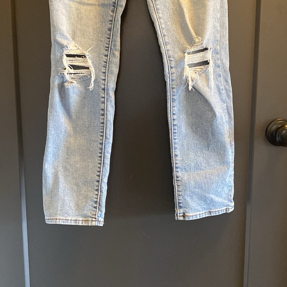 “Really great” Levi’s Wedgie Straight (cropped high rise) Jeans - Picture 3 of 5
